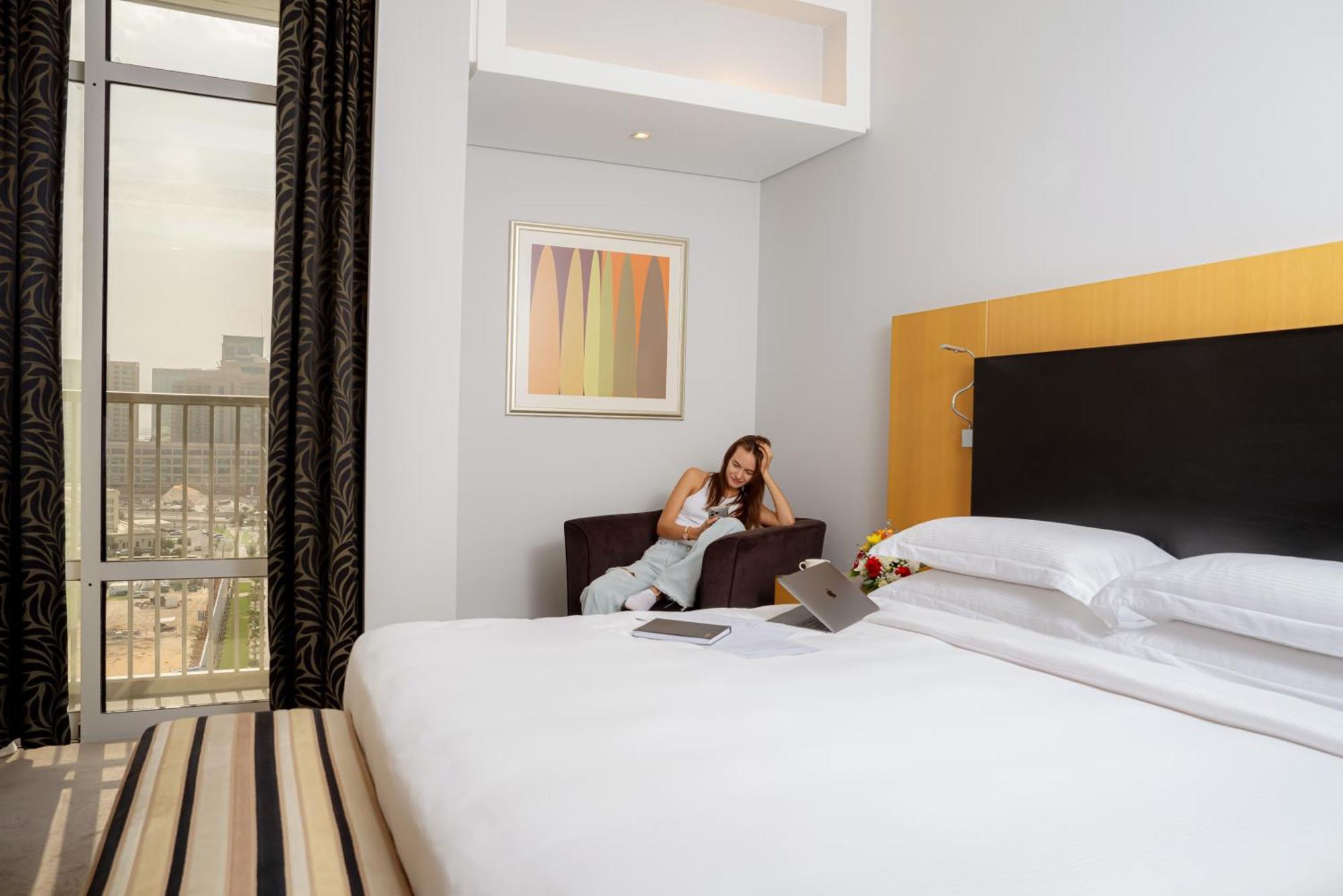 אבו דאבי Hala Arjaan By Rotana, Deluxe Hotel Apartments מראה חיצוני תמונה